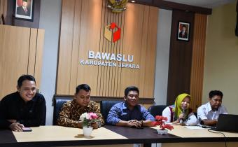 Bawaslu Kabupaten Jepara menggelar pelatihan desain sebagai upaya peningkatan kapasitas sumber daya manusia (SDM) di masa non tahapan pemilu.