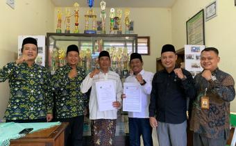 Bawaslu Kabupaten Jepara resmi menjalin kerja sama dengan MA Mathali’ul Ulum Banjaragung melalui penandatanganan Nota Kesepahaman (MoU) pada Rabu (29/4).