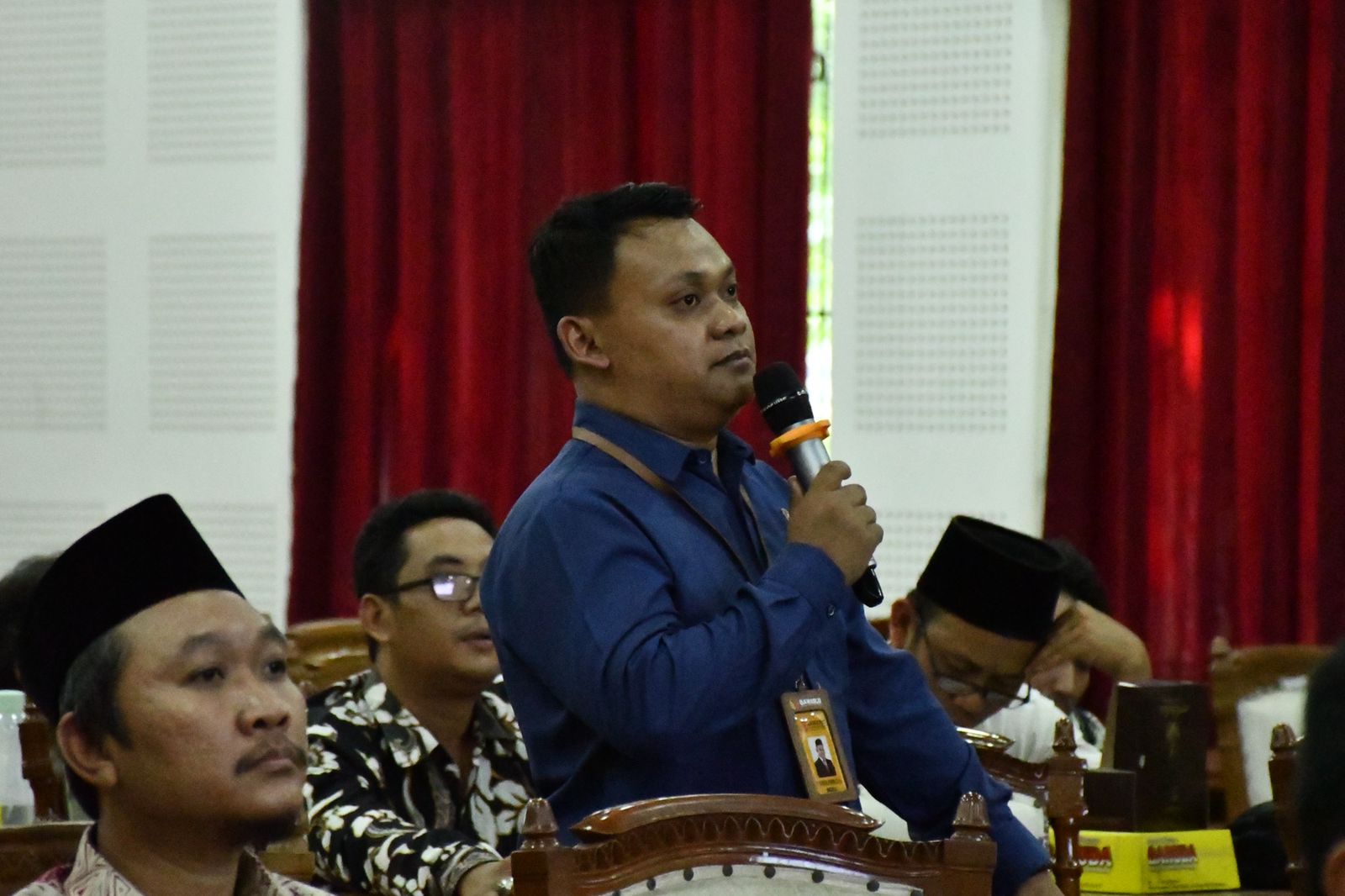 Kordiv Hukum dan Penyelesaian Sengketa Pemilu Shohibul Habib dalam Rapat Pengelolaan Dokumen Perselisihan Hasil Pemilihan