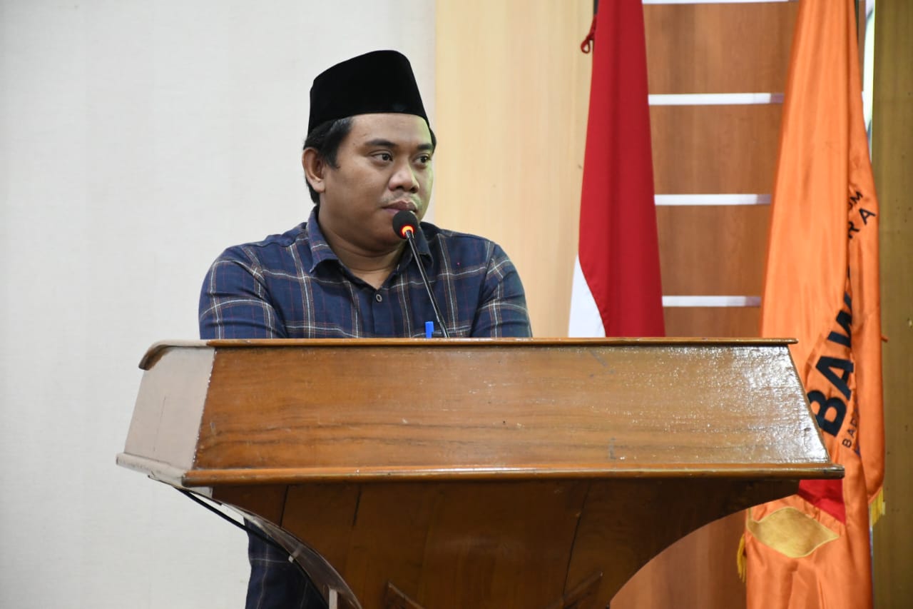 Ketua Bawaslu Kabupaten Jepara Sujiantoko mengisi sambutan sekaligus membuka acara Rapat Koordinasi Kehumasan dan Kearsipan