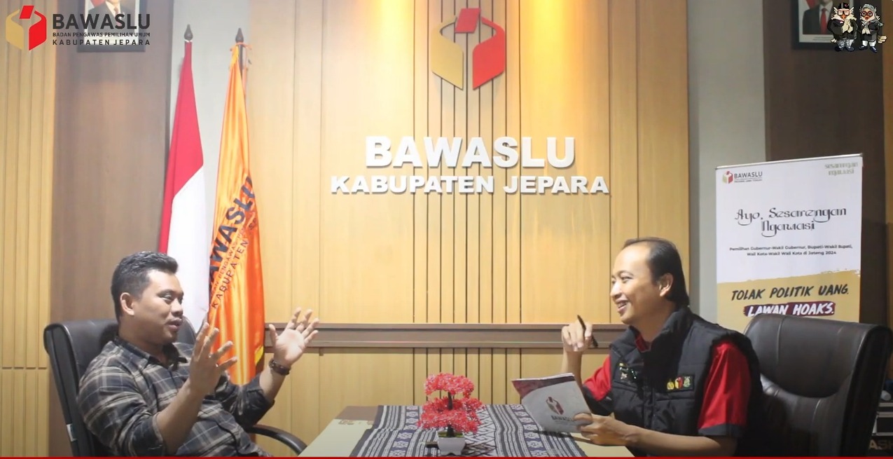 Podcast Ngabuburit Edisi Ramadhan Bawaslu Jepara dengan Narasumber Ketua Bawaslu Jepara SUjiantoko dan Host Misbakhus Sholihin