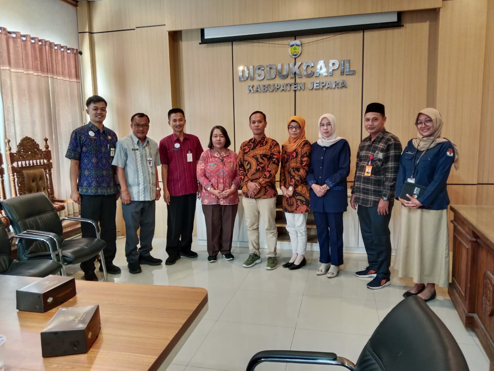 Anggota Bawaslu Jepara Ali Purnomo bersama Disdukcapil dan KPU Jepara