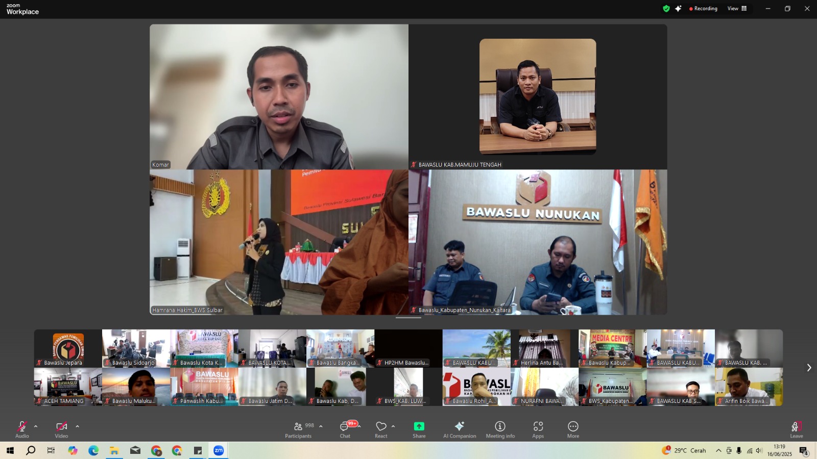 Anggota Bawaslu Kabupaten Jepara Ali Purnomo, beserta staf mengikuti Rakor Persiapan Pengawasan PDPB yang diselenggarakan oleh Bawaslu RI secara daring