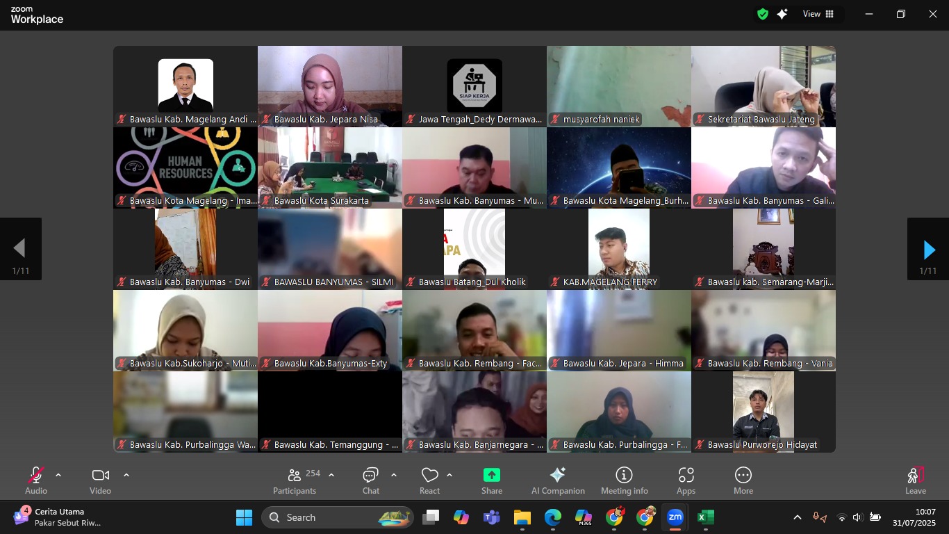 Bawaslu Jepara mengikuti Rapat Penyusunan Sasaran Kinerja Pegawai (SKP) Tahun 2025 yang diselenggarakan oleh Bawaslu Provinsi Jawa Tengah secara daring