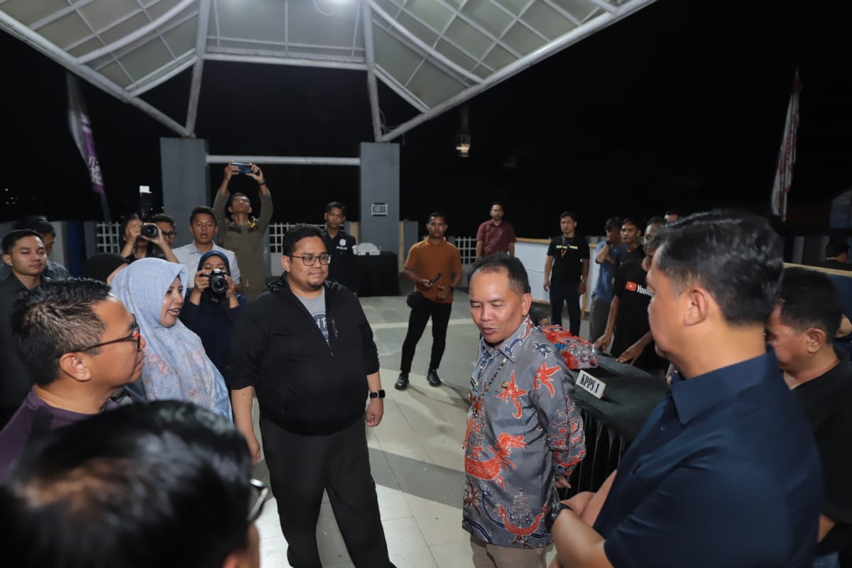 Ketua Bawaslu Rahmat Bagja saat memantau Patroli Pengawasan pada Selasa (5/8/2025) di Kantor Bawaslu Barito Utara/Foto: Publikasi dan Pemberitaan Bawaslu