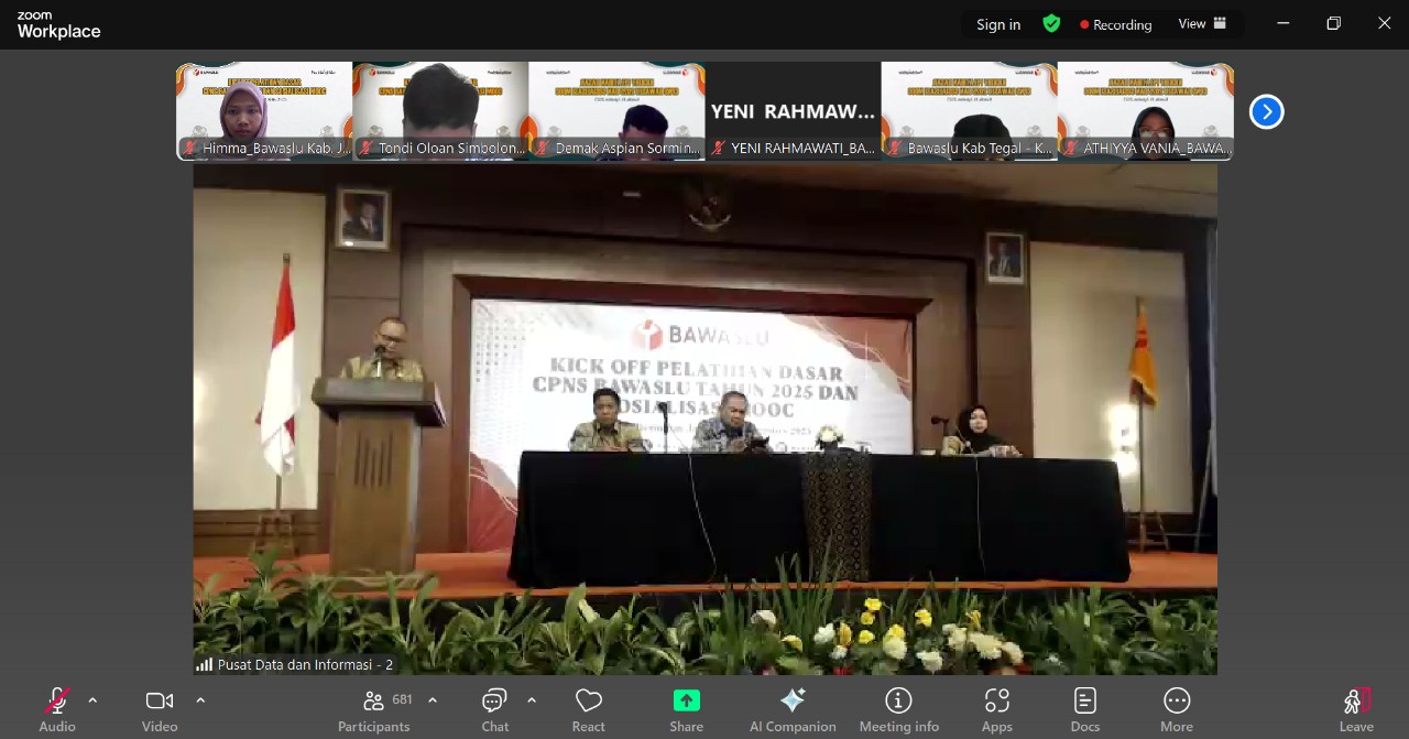 Bawaslu Jepara mengikuti kegiatan Kick Off Pelatihan Dasar (Latsar) CPNS Bawaslu Tahun 2025 secara daring melalui Aplikasi Zoom Meeting