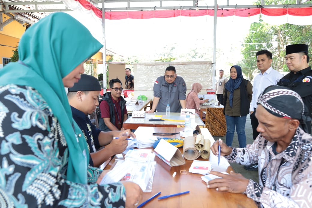 Ketua Bawaslu Rahmat Bagja saat melakukan pengawasan langsung di Pangkalpinang dan Bangka pada Rabu (27/8/2025)/Foto: Publikasi dan Pemberitaan Bawaslu