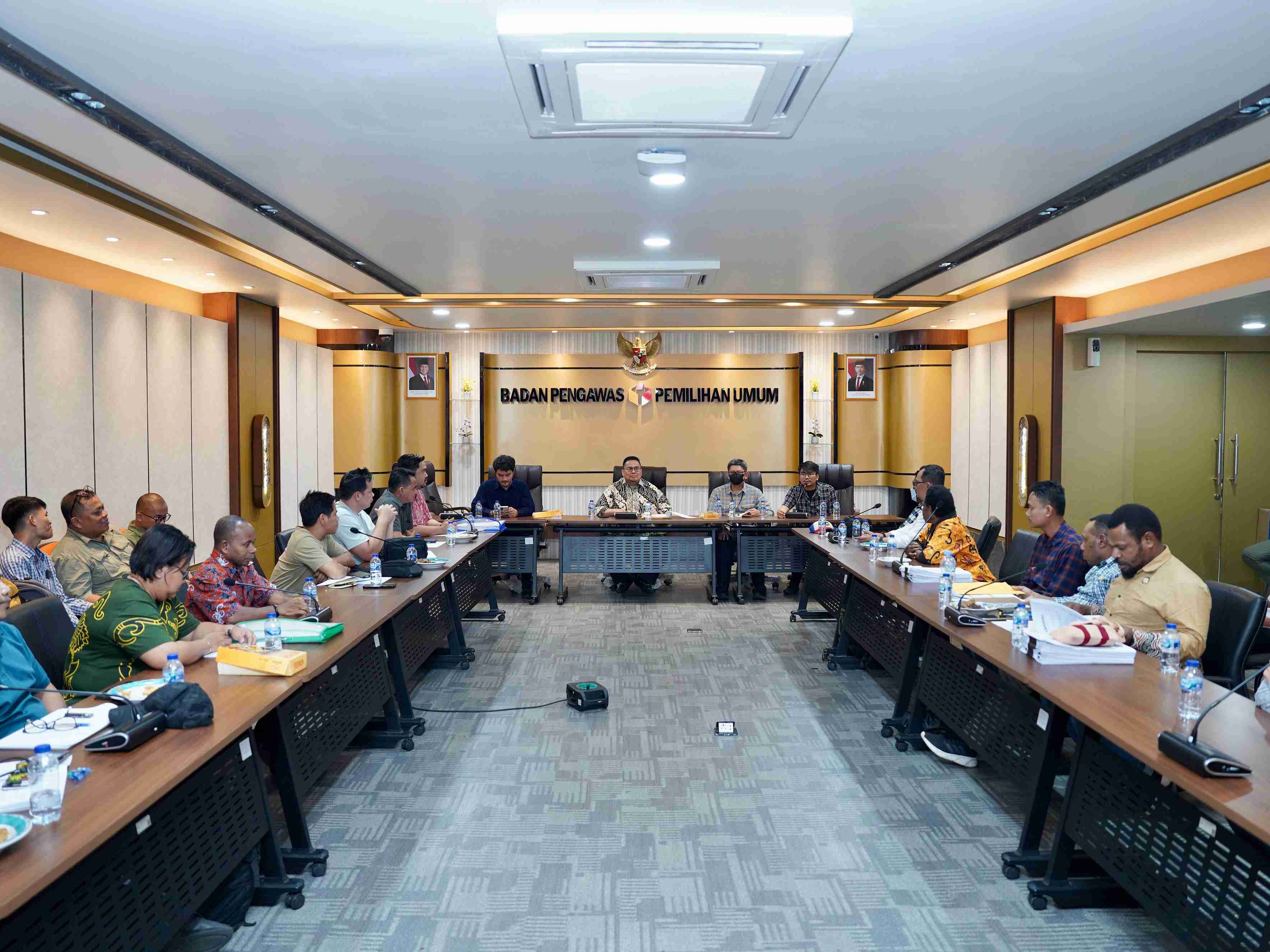Anggota Bawaslu Totok Haryono dalam Rapat Persiapan Sidang MK di Gedung Bawaslu, Jakarta, Kamis (4/9/2025)/Foto: Publikasi Pemberitaan Bawaslu