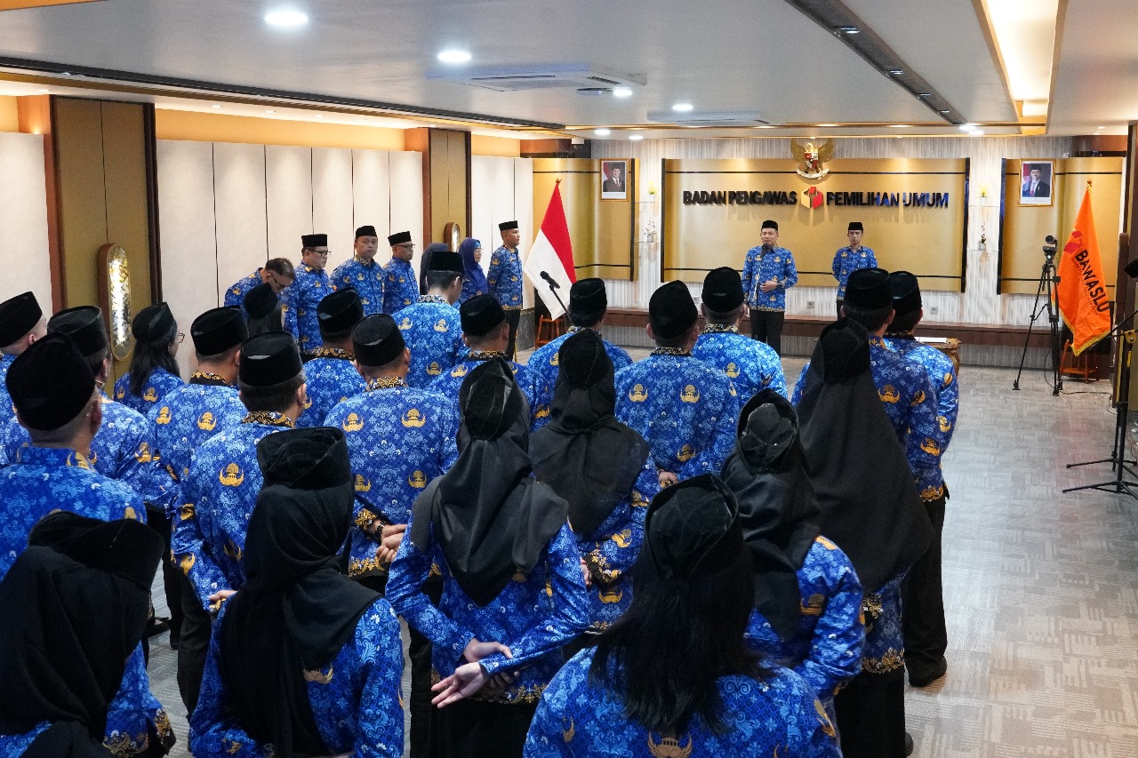 Pelantikan pejabat fungsional dan PPPK Bawaslu oleh Sekretaris Jenderal Bawaslu Ichsan Fuady di Gedung Bawaslu RI, Rabu (1/10/2025).