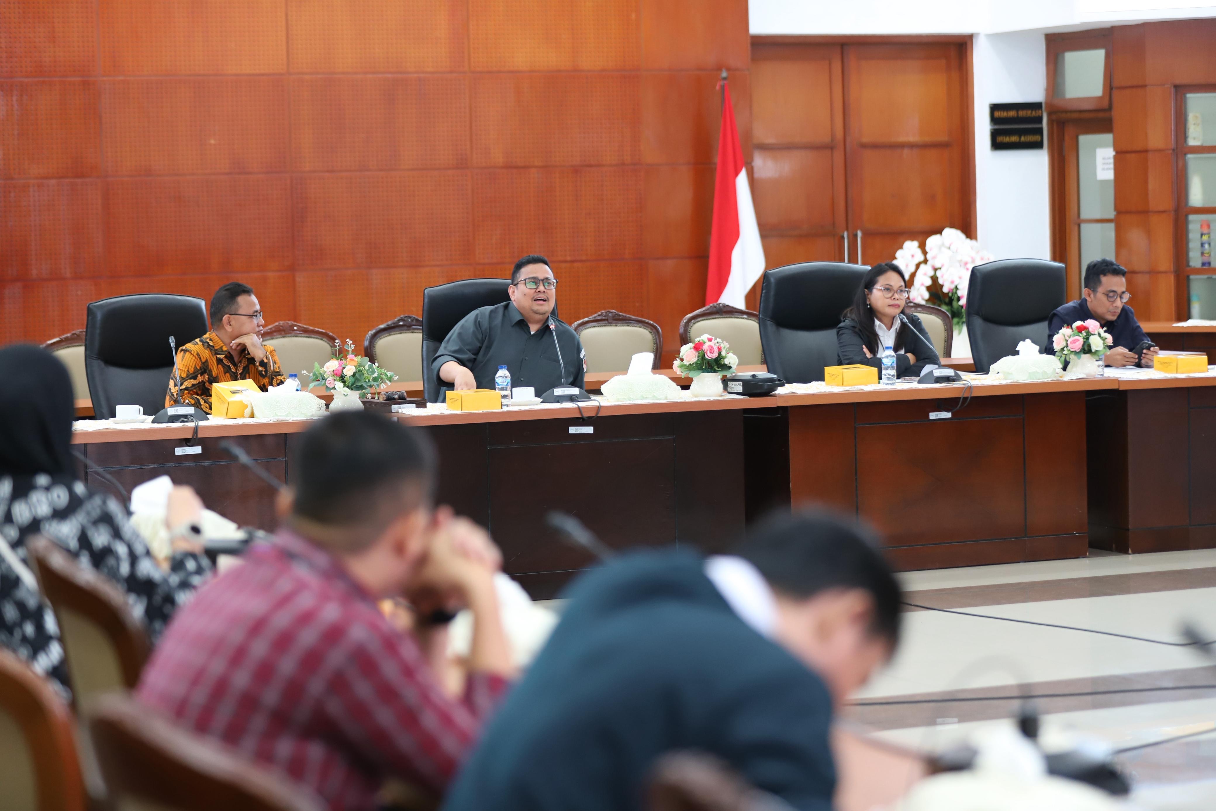 Ketua Bawaslu Rahmat Bagja saat menjadi narasumber dalam rapat Mahkamah Kehormatan Dewan (MKD) yang mengangkat tema Perbandingan dan Teknik Penyusunan Putusan Lembaga Etik di Bogor, Jawa Barat, Senin (2/2/2026).