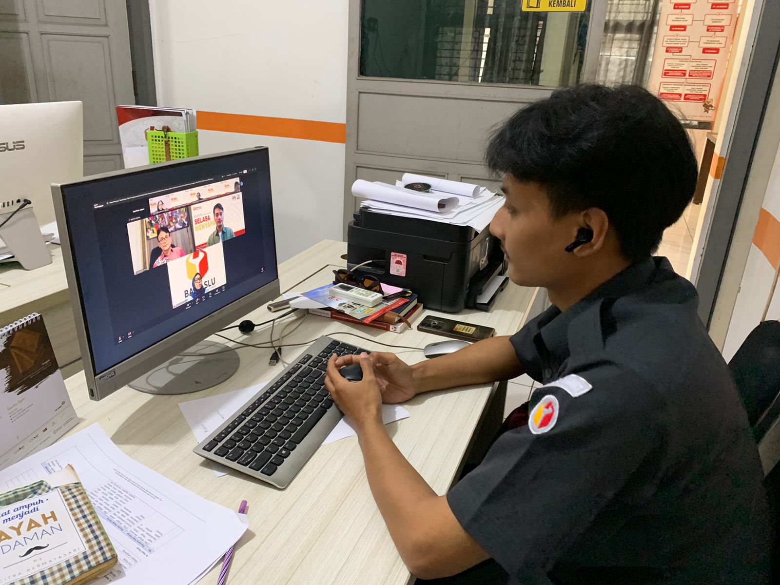 Bawaslu menyelenggarakan kegiatan Selasa Menyapa dengan tema “Mantan Terpidana dalam Pusaran Pencalonan: Tafsir Hukum Putusan PHPU Pileg 2024”