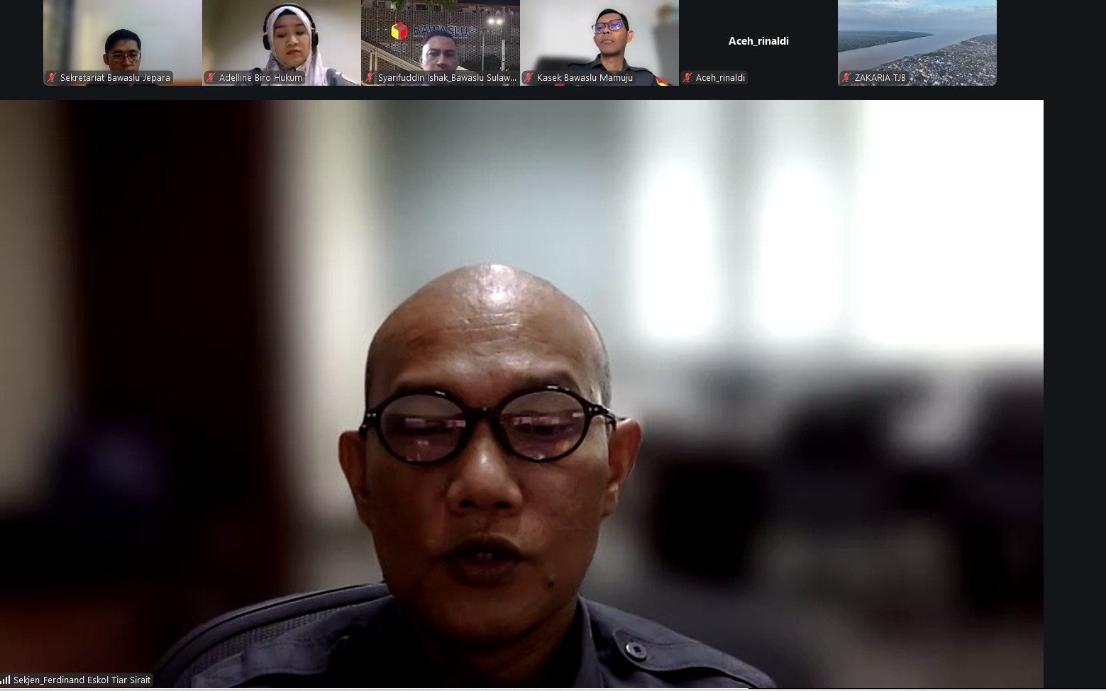 Bawaslu Jepara mengikuti kegiatan Pembinaan dan Evaluasi Bawaslu/Panwaslih Provinsi serta Bawaslu/Panwaslih Kabupaten/Kota yang diselenggarakan secara daring melalui Zoom Meeting, Selasa (31/3).