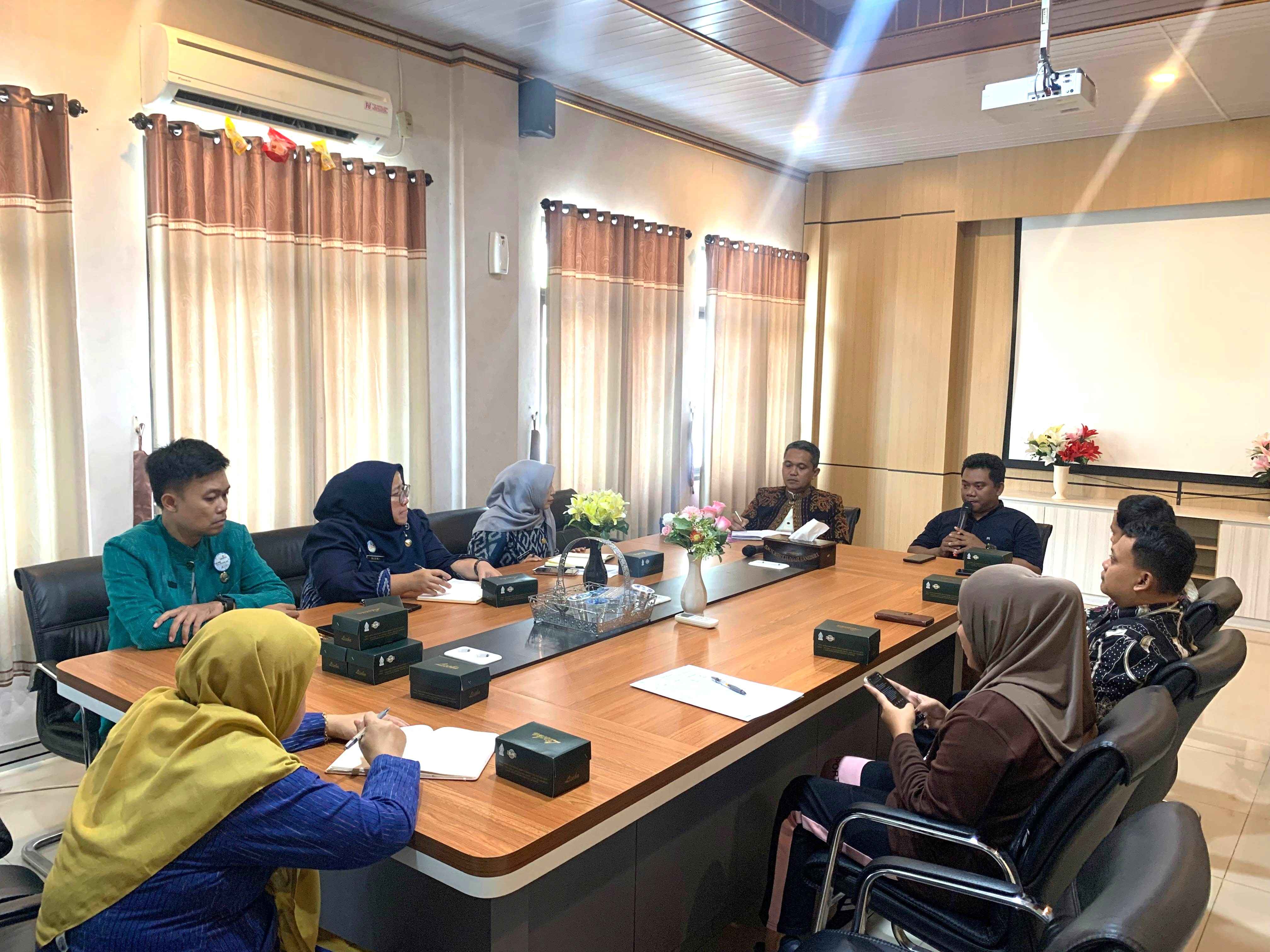 Bawaslu Jepara melaksanakan audiensi dengan Dinas Kependudukan dan Pencatatan Sipil (Disdukcapil) Kabupaten Jepara pada Jumat (10/04)