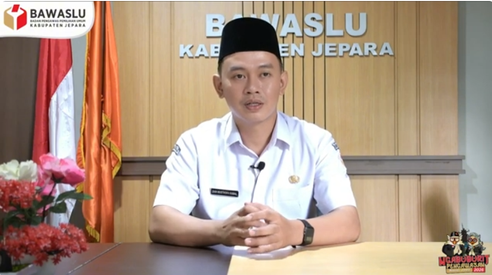 Staf Bawaslu Kabupaten Jepara, Zain Musthofa Kamal, dalam program "Ngabuburit Pengawasan"