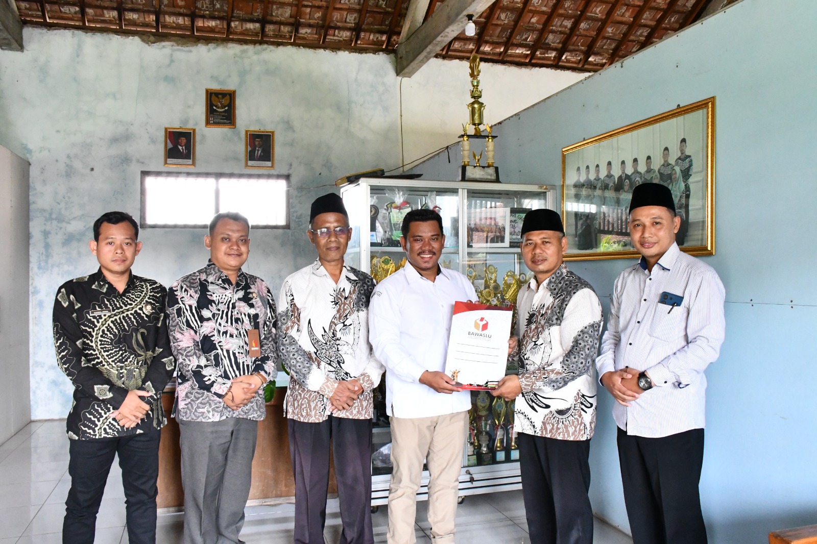 Bawaslu Kabupaten Jepara bersama MA Maftahul Falah Sinanggul melaksanakan penandatanganan Nota Kesepahaman (MoU) dan Perjanjian Kerja Sama (PKS) tentang Pendidikan Politik dan Demokrasi pada Rabu, (4/6).