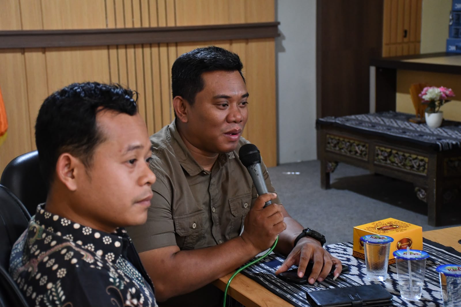 Bawaslu Jepara menggelar Rapat Pengelolaan Barang Milik Negara (BMN) dengan tema “Tata Kelola BMN yang Efektif, Efisien, Optimal, dan Akuntabel” sebagai upaya memperkuat pemahaman serta meningkatkan kualitas pengelolaan aset negara di lingkungan lembaga pada Selasa, (9/6).