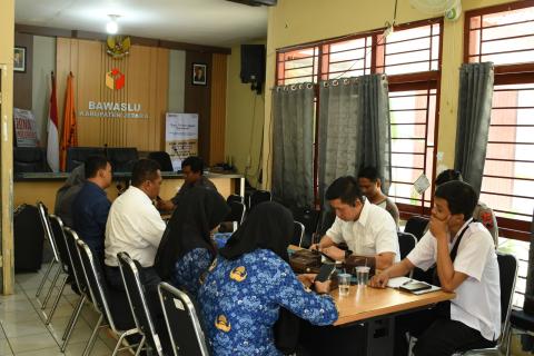 Pelaksanaan Rapat Kelompok Kerja Pengawasan isu Isu Negatif pada Pemilihan 2024