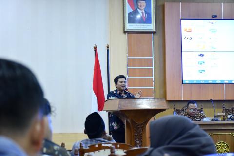 Ketua Bawaslu Jepara Sujiantoko menyampaikan sambutan sekaliagus membuka acara pada Rapat Koordinasi Pengelolaan Anggaran Pemilihan Bupati dan Wakil Bupati Jepara