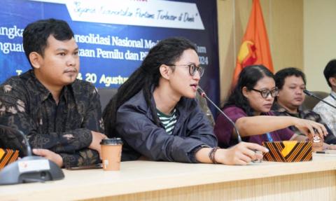 Bedah buku Catatan Jurnalis Pemilu: Sejarah Keserentakan Pertama Terbesar di Dunia' di Media Center Bawaslu, Jakarta