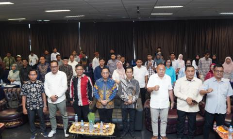 Forum Literasi Keterbukaan Informasi Pengawasan Pemilu dan Pemilihan di Makasar