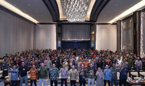 Anggota Bawaslu Puadi saat membuka Rapat Koordinasi Nasional Bidang Data dan Informasi Gelombang I di Makassar, Selasa (16/9/2025).