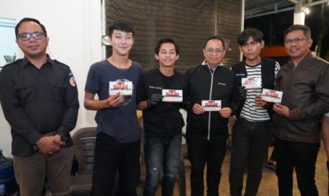 Anggota Bawaslu Puadi bersama jajaran pengawas Bawaslu Kabupaten Bangka melakukan patroli pengawasan di dua TPS di Bangka, Selasa (26/8/2024)