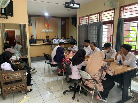 Bawaslu Jepara menggelar rapat internal dalam rangka persiapan kegiatan Penguatan Kelembagaan