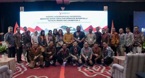 Anggota Bawaslu Kabupaten Jepara, Khomaru Zaman, menghadiri Rapat Koordinasi Nasional Bidang Data dan Informasi Gelombang 2 yang diselenggarakan oleh Bawaslu Republik Indonesia
