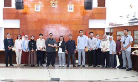 Ketua Bawaslu Rahmat Bagja saat menjadi narasumber dalam rapat Mahkamah Kehormatan Dewan (MKD) yang mengangkat tema Perbandingan dan Teknik Penyusunan Putusan Lembaga Etik di Bogor, Jawa Barat, Senin (2/2/2026).