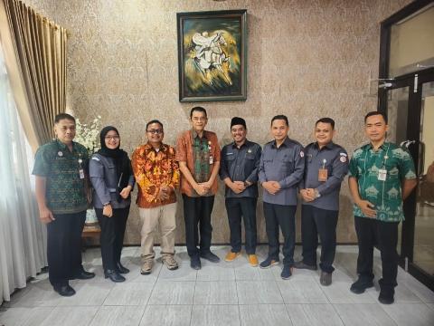 Bawaslu Jepara melaksanakan koordinasi dengan Bakesbangpol Jepara dalam rangka membahas rencana pelaksanaan Perjanjian Kerja Sama (PKS) tentang Sinergi Pendidikan Politik dan Demokrasi pada Selasa, (31/3).