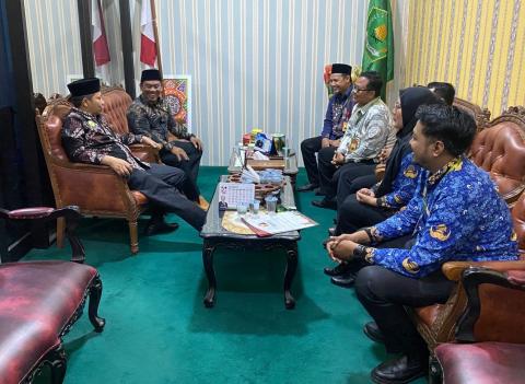 Bawaslu Jepara melaksanakan audiensi dengan Kementerian Agama (Kemenag) Kabupaten Jepara dalam rangka memperkuat sinergi kelembagaan, khususnya di bidang pendidikan politik dan peningkatan partisipasi masyarakat dalam pemilu pada Kamis, (16/04).