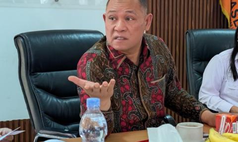 Anggota Bawaslu Totok Hariyono saat melakukan supervisi dan monitoring program konsolidasi demokrasi di kantor Bawaslu Kota Jakarta Selatan, Rabu (22/4/2026).