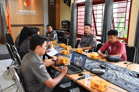 Bawaslu Jepara menggelar Rapat Pengelolaan Barang Milik Negara (BMN) dengan tema “Tata Kelola BMN yang Efektif, Efisien, Optimal, dan Akuntabel” sebagai upaya memperkuat pemahaman serta meningkatkan kualitas pengelolaan aset negara di lingkungan lembaga pada Selasa, (9/6).