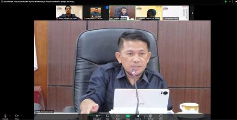 Bawaslu Kabupaten Jepara turut serta dalam kegiatan Literasi Pojok Pengawasan Volume 19 yang diselenggarakan oleh Bawaslu Provinsi Jawa Tengah secara daring melalui Zoom Meeting pada, Senin (24/8).