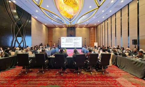 Anggota Bawaslu Herwyn JH Malonda saat menyampaikan pendapatnya dalam Diskusi Kelompok Terpumpun Revisi Undang-Undang Pemilu, Selasa (18/8/2026).