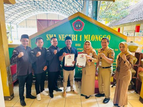 Badan Pengawas Pemilihan Umum (Bawaslu) Kabupaten Jepara menggandeng SMA Negeri 1 Mlonggo untuk memperkuat pendidikan demokrasi, kepemiluan, dan pengawasan partisipatif di kalangan generasi muda, pada Senin (12/9).