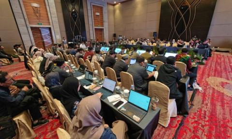 Anggota Bawaslu Herwyn JH Malonda saat menyampaikan pendapatnya dalam Diskusi Kelompok Terpumpun Revisi Undang-Undang Pemilu, Selasa (18/8/2026).