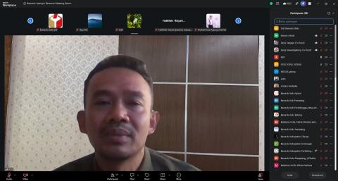 Bawaslu Jepara mengikuti Rapat Koordinasi Kesekretariatan bagi 15 Kabupaten/Kota yang ditetapkan sebagai Unit Kerja Mandiri (UKM) di lingkungan Bawaslu Provinsi Jawa Tengah. Kegiatan dilaksanakan secara daring melalui Zoom Meeting pada Senin (5/10).