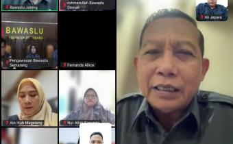 Anggota Bawaslu Kabupaten Jepara, Ali Purnomo  bersama staf, Heni Ernawati, mengikuti Rapat Koordinasi (Rakor) Produksi Konten Bawaslu Jawa Tengah dan Bawaslu Kabupaten/Kota Se-Jawa Tengah pada Masa Non-Tahapan melalui zoom meeting