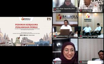 Anggota Bawaslu Kabupaten Jepara, Ali Purnomo, didampingi Staf Sekretariat, Nurul Khotimah, mengikuti Rapat Koordinasi Teknis (Rakor Teknis) Pedoman Kerjasama dan Hubungan Antar Lembaga secara daring