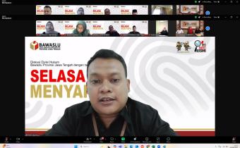 Kordiv Hukum dan Penyelesaian Sengketa beserta Staf mengikuti Diskusi Divisi Hukum Bawaslu Provinsi Jawa Tengah bertajuk "Selasa Menyapa" melalui zoom meeting