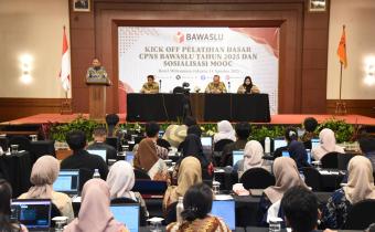 Sekretaris Jenderal (Sekjen) Bawaslu, Ichsan Fuady saat membuka Kick Off Pelatihan Dasar (Latsar) CPNS Bawaslu Tahun 2025 dan Sosialisasi Massive Open Online Course (MOOC) di Jakarta, Kamis (14/8/2025)/Foto: Publikasi dan Pemberitaan Bawaslu