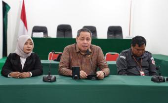 Anggota Bawaslu Herywn JH Malonda saat Rapat Persiapan PSU Pasca Putusan Mahkamah Konstitusi (MK) di Papua melalui daring, Senin (4/8/2025)/Foto: Publikasi dan Pemberitaan Bawaslu