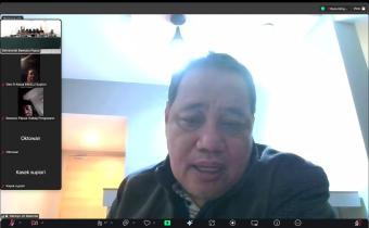 Anggota Bawaslu Herwyn JH Malonda saat mengikuti Rapat Koordinasi Pengawasan Pendistribusian Logistik PSU pasca putusan MK di Papua melalui daring, Selasa malam (5/8/2025)/Foto: Publikasi dan Pemberitaan Bawaslu