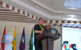 Anggota Bawaslu Herwyn JH Malonda dalam Focus Group Discussion (FGD) bertajuk Evaluasi Tata Kelola Organisasi Pengawas Pemilu di Aula Universitas Pattimura (Unpatti), Jumat (12/9/2025)/Foto: Publikasi dan Pemberitaan Bawasl