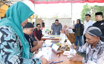 Ketua Bawaslu Rahmat Bagja saat melakukan pengawasan langsung di Pangkalpinang dan Bangka pada Rabu (27/8/2025)/Foto: Publikasi dan Pemberitaan Bawaslu