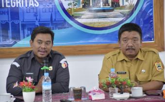 Bawaslu Kabupaten Jepara menjalin kerja sama dengan SMK Negeri 1 Jepara melalui penandatanganan Nota Kesepahaman (MoU) tentang Pendidikan Politik dan Demokrasi