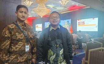 Kordiv Penanganan Pelanggaran dan Data Informasi Khomaru Zaman dan Koordinator Sekretariat Bawaslu Jepara Abdul Ghofur menghadiri Gakkumdu Award 2025 dengan tema “Tiga Unsur, Satu Nafas Demokrasi: Sinergi Penegakan Hukum Pemilu yang Profesional, Transparan, dan Berintegritas” yang diselenggarakan oleh Bawaslu Republik Indonesia