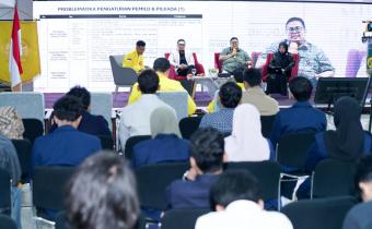 Ketua Bawaslu Rahmat Bagja saat menjadi narasumber di diskusi Quo Vadis Revisi UU Pemilu: Refleksi Pelaksanaan Pemilu 2024” di Pascasarjana Universitas Indonesia, Jakarta, Kamis (12/2/2025).