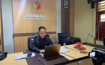 Anggota Bawaslu Kabupaten Jepara, Ali Purnomo, hadir sekaligus berkontribusi sebagai pemateri dalam kegiatan Webinar Literasi Pojok Pengawasan Vol. 9 yang diselenggarakan Oleh Bawaslu Provinsi Jawa Tengah
